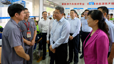 教育部党组成员、副部长吴岩到 中欧app电话客服解决方案,在线获取中欧app联系方式调研